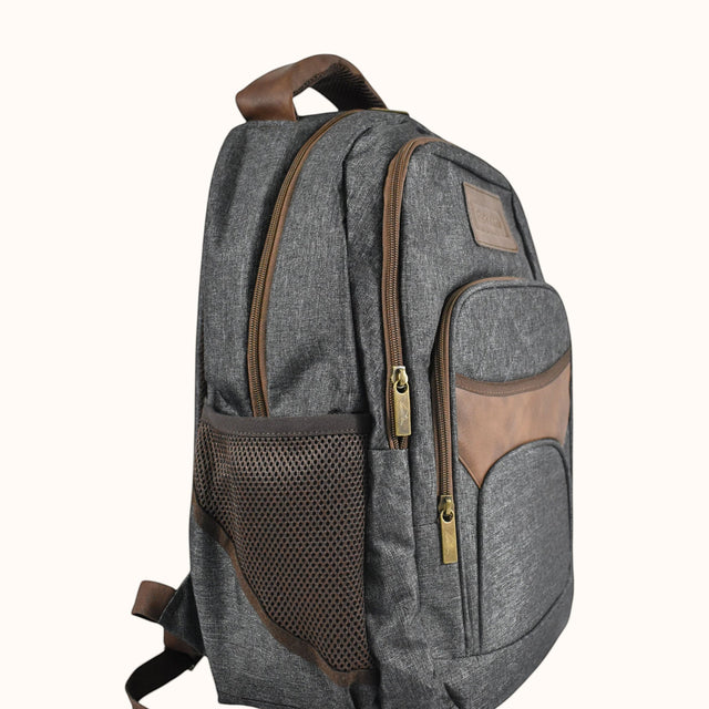 Morral gris FERCCINI Amalfi Cumbre Cenizo con porta computador acolchado y bolsillos en malla sándwich